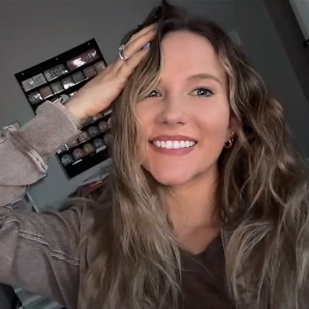 Meet your Posher, Elizabeth